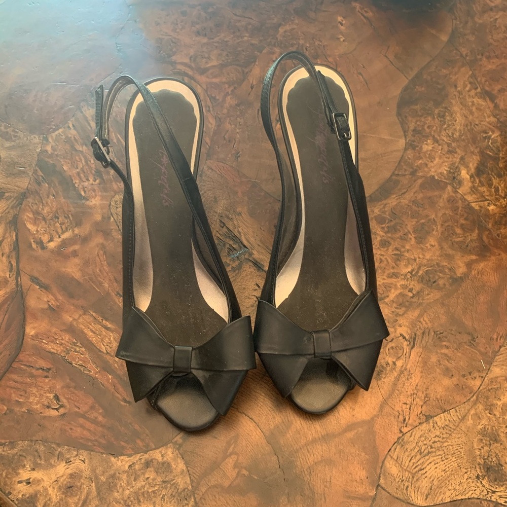 New w/o tags Bandolino heels.
